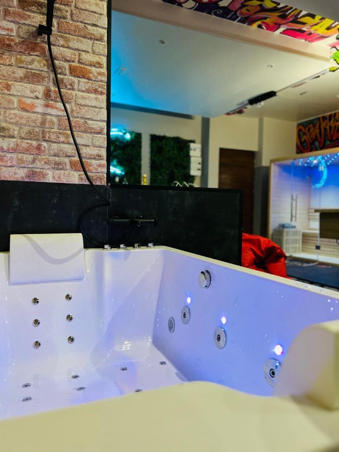 Capsule Street Art - Sauna- Jacuzzi - Playstation 5 - Billard - Netflix - Home Cinema - Terrasse ดูเอ ภายนอก รูปภาพ