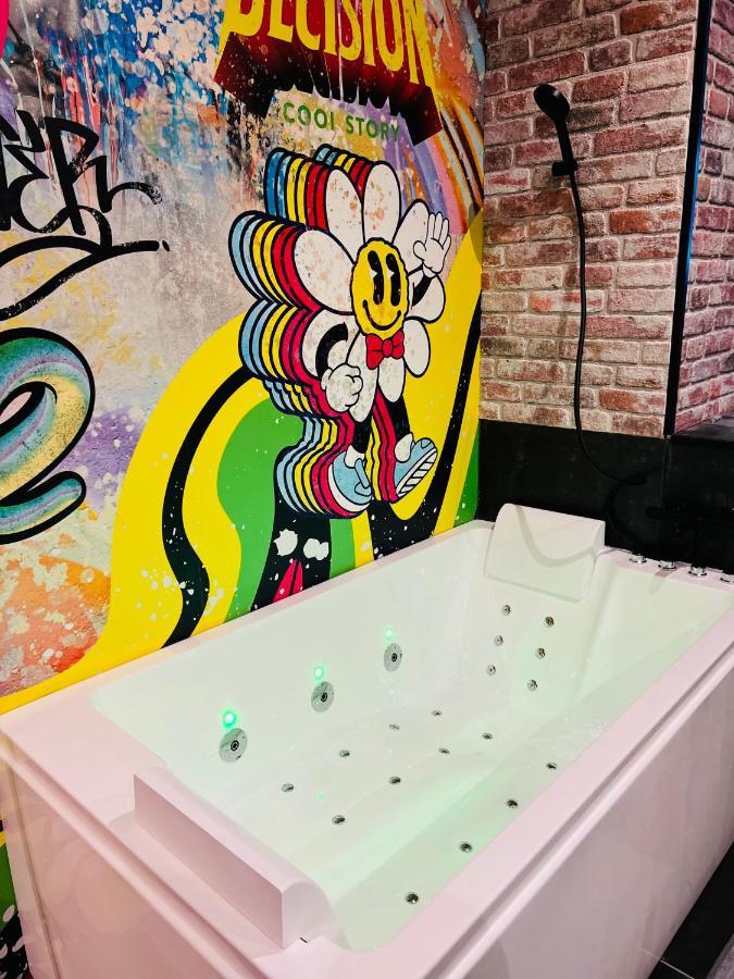 Capsule Street Art - Sauna- Jacuzzi - Playstation 5 - Billard - Netflix - Home Cinema - Terrasse ดูเอ ภายนอก รูปภาพ